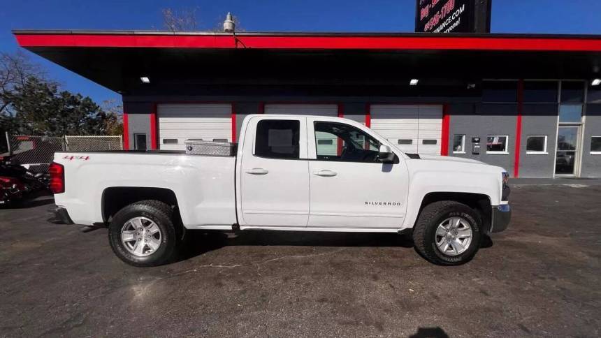 2017 Chevrolet Silverado 1500 LT — Pickup Truck — 84,505 mi — Milwaukee, WI