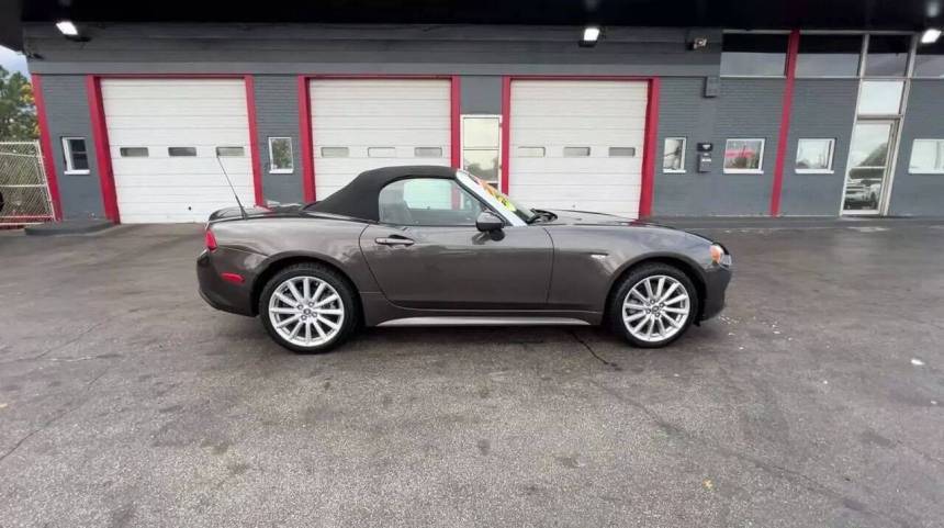 2019 FIAT 124 Spider Lusso — Convertible — 52,790 mi — Milwaukee, WI