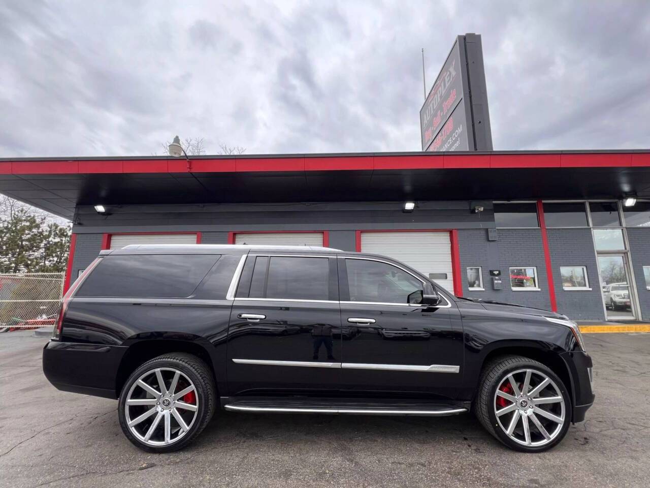2016 Cadillac Escalade Luxury — SUV — 127,646 mi — Milwaukee, WI