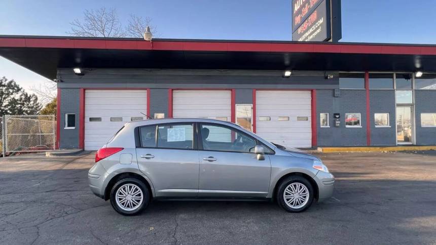 2010 Nissan Versa 1.8 S — Hatchback — 121,298 mi — Milwaukee, WI