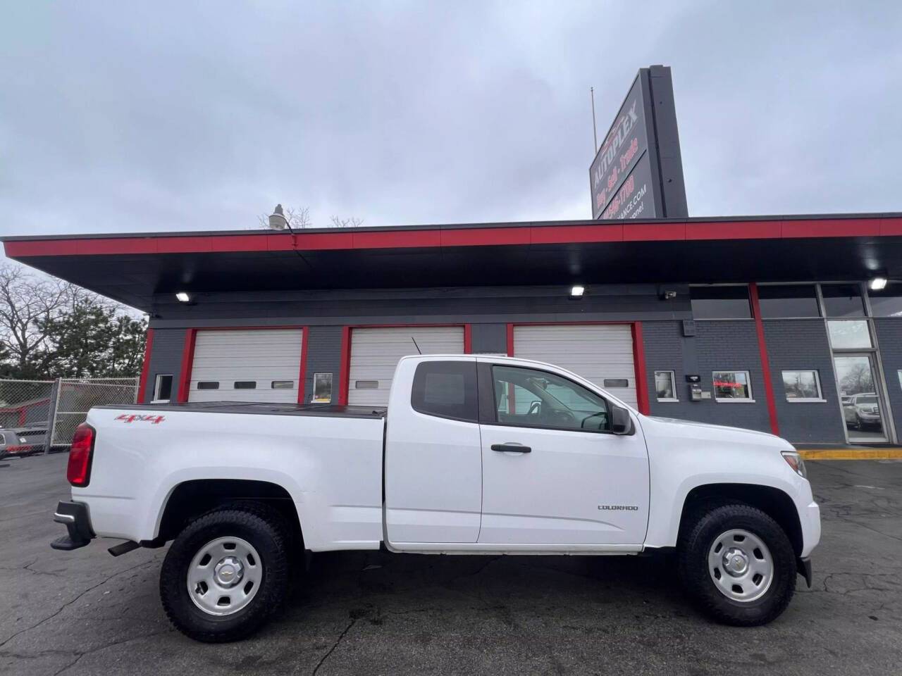 2018 Chevrolet Colorado WT — Pickup Truck — 117,310 mi — Milwaukee, WI