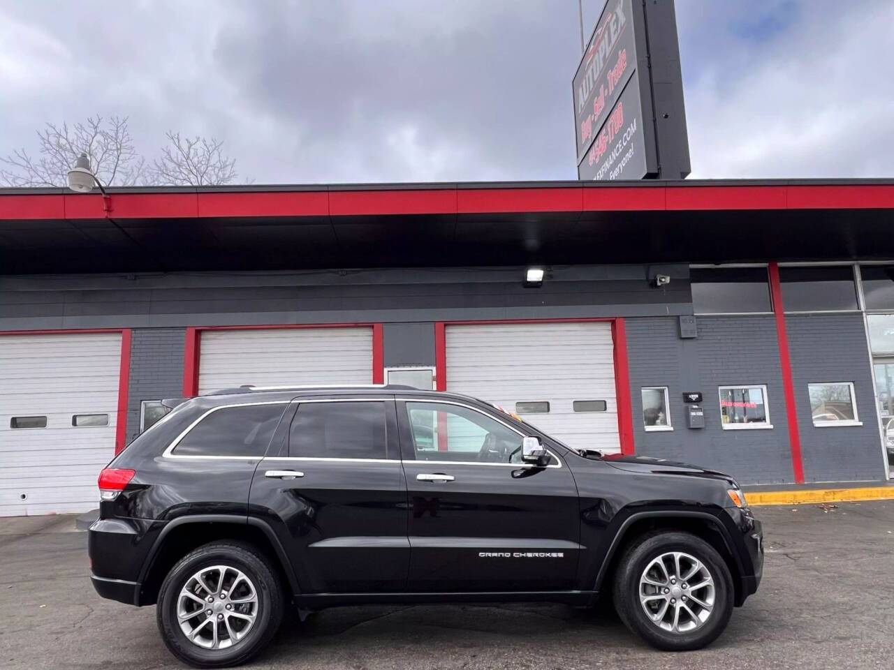 2015 Jeep Grand Cherokee Limited — SUV — 113,555 mi — Milwaukee, WI