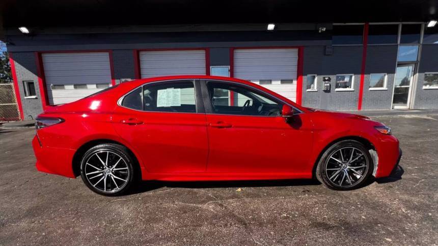 2024 Toyota Camry SE — Sedan — 19,653 mi — Milwaukee, WI