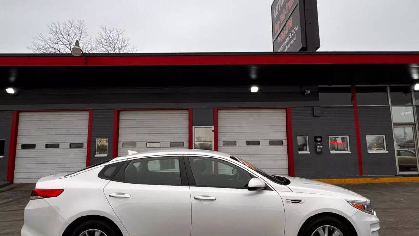 2016 Kia Optima LX — Sedan — 93,816 mi — Milwaukee, WI