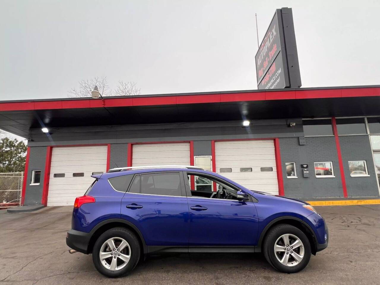 2015 Toyota RAV4 XLE — SUV — 141,767 mi — Milwaukee, WI