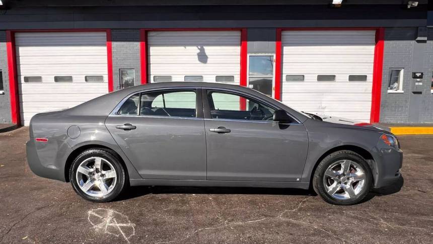 2009 Chevrolet Malibu LS — Sedan — 121,000 mi — Milwaukee, WI