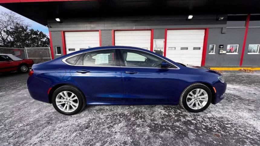 2016 Chrysler 200 Limited — Sedan — 131,012 mi — Milwaukee, WI