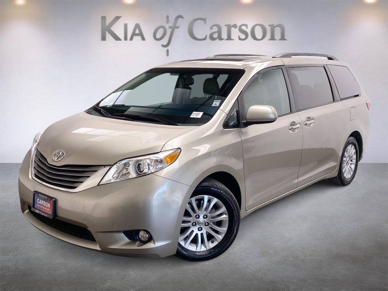 2015 Toyota Sienna XLE — Minivan — 76,630 mi — Carson, CA