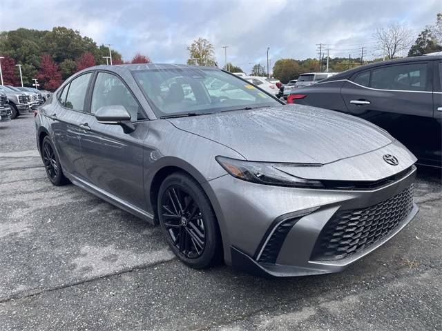2025 Toyota Camry Hybrid SE — Sedan — 3,438 mi — Belmont, NC