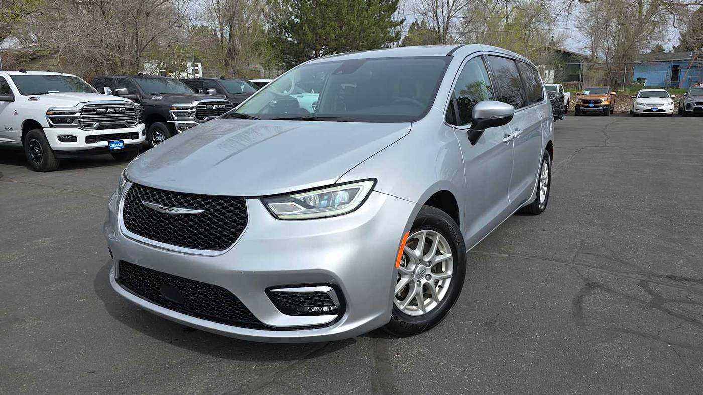 2023 Chrysler Pacifica Touring L — Minivan — 50,153 mi — Billings, MT