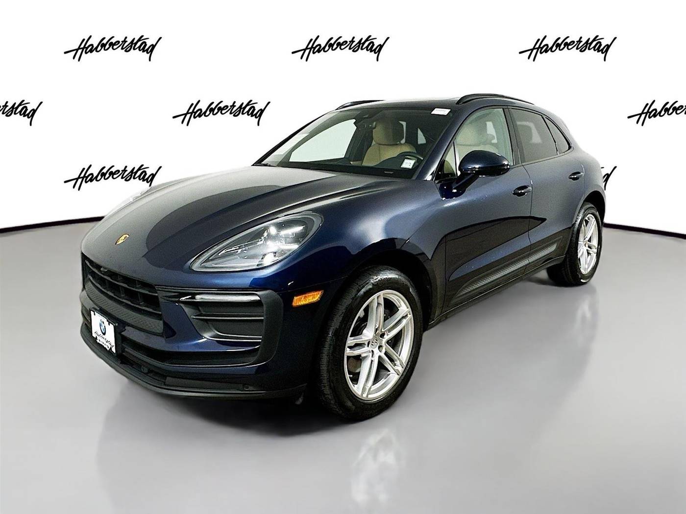 2022 Porsche Macan Standard — SUV — 18,176 mi — Huntington Station, NY