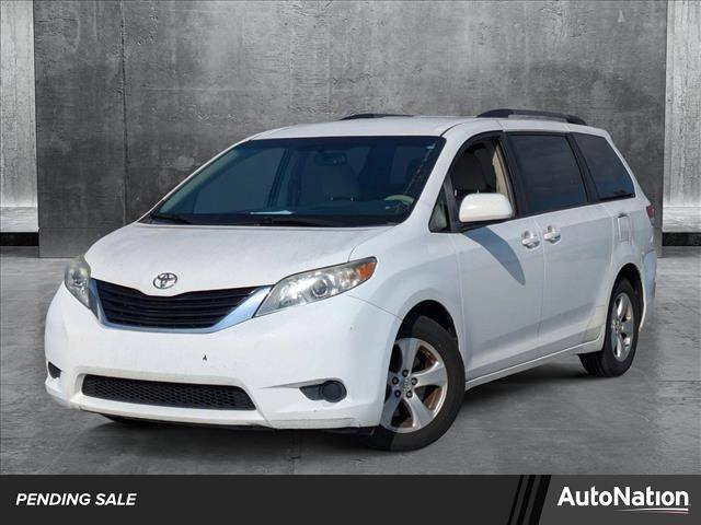 2014 Toyota Sienna LE — Minivan — 133,744 mi — Knoxville, TN