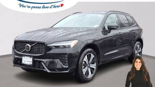 2025 Volvo XC60 T8 Plus Dark Theme