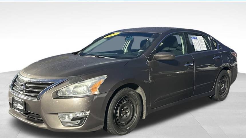 2015 Nissan Altima 2.5 S — Sedan — 120,631 mi — Highland Park, IL