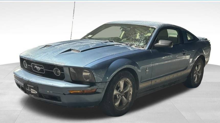 2007 Ford Mustang Deluxe — Coupe — 96,973 mi — Highland Park, IL
