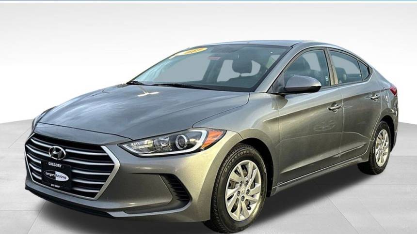2017 Hyundai Elantra SE — Sedan — 101,453 mi — Highland Park, IL