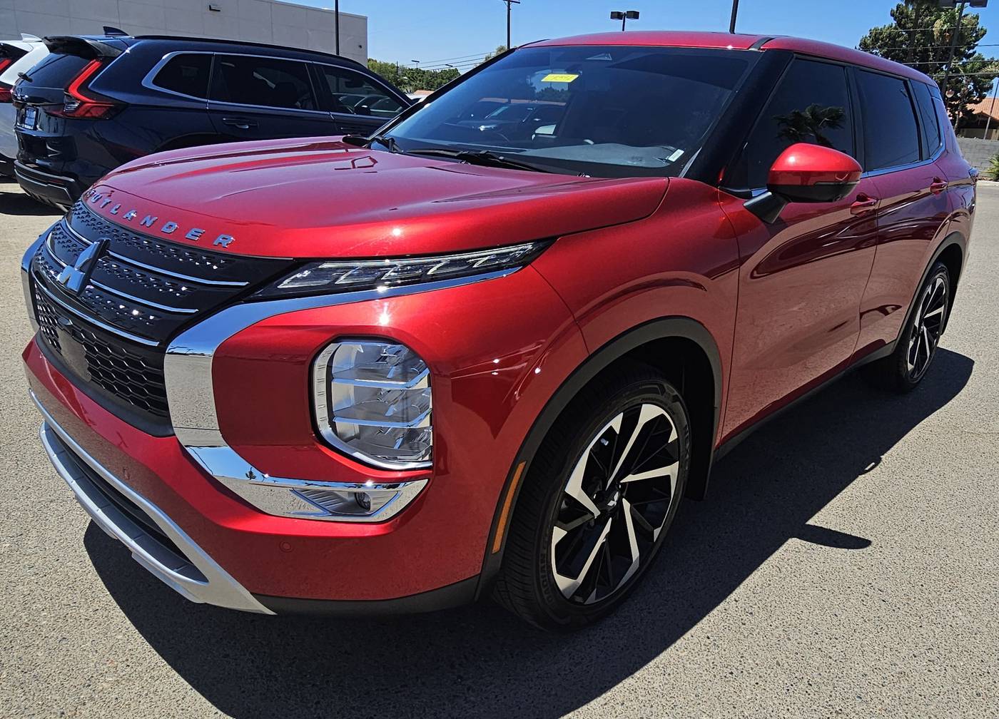 2024 Mitsubishi Outlander SE — SUV — 11,008 mi — Yuma, AZ
