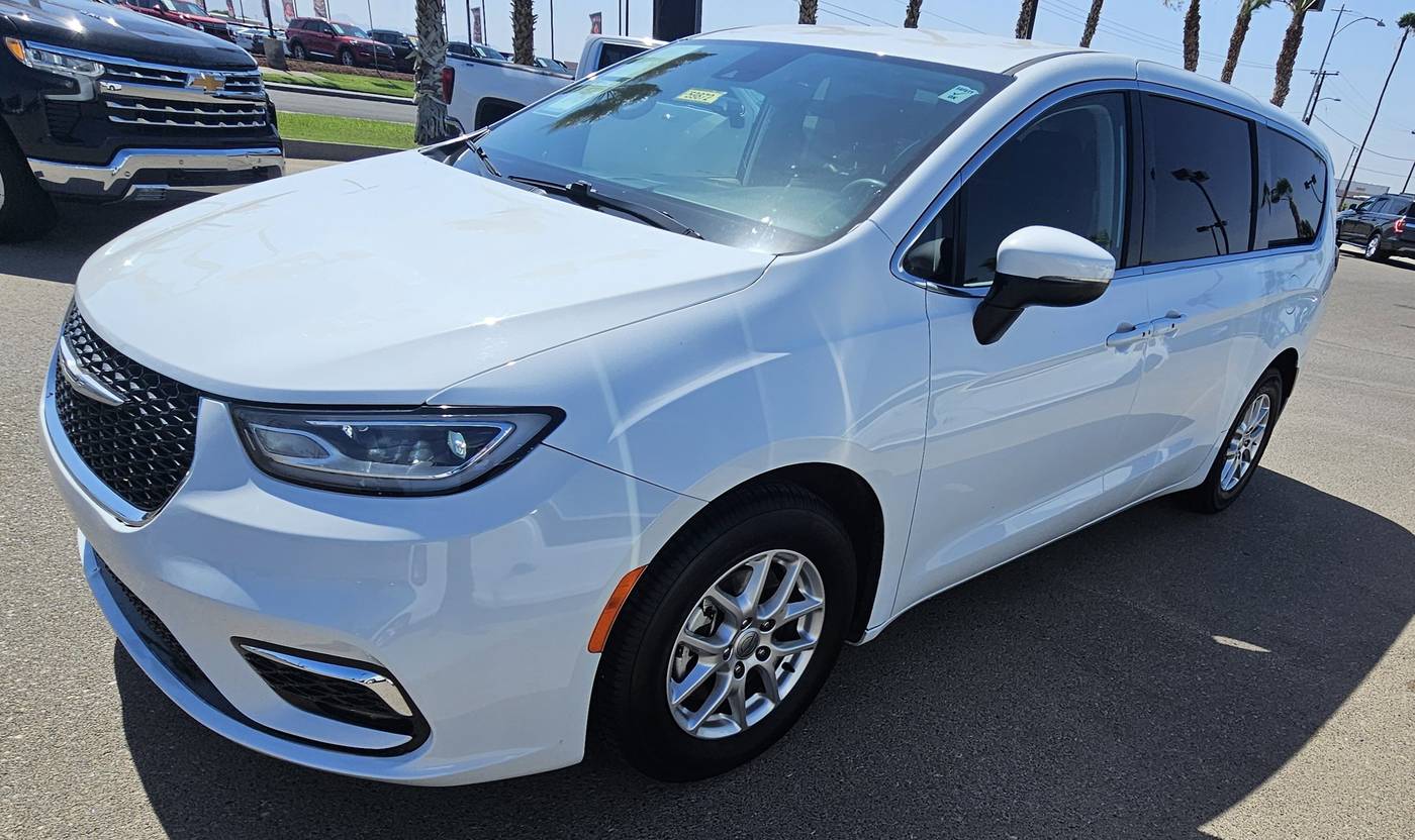 2023 Chrysler Pacifica Touring L — Minivan — 53,433 mi — Yuma, AZ
