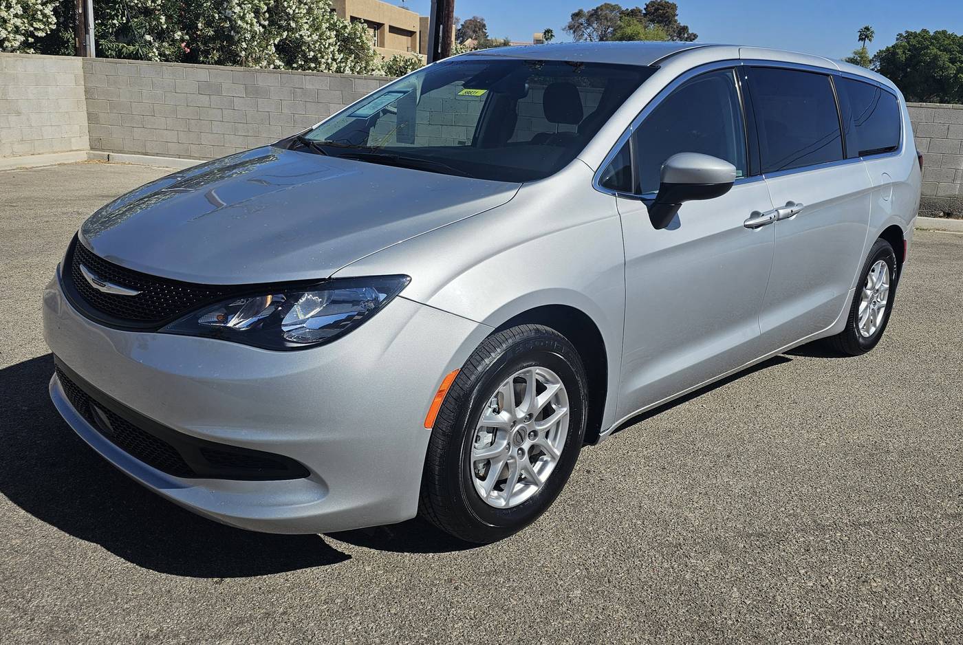2023 Chrysler Voyager LX — Minivan — 49,008 mi — Yuma, AZ
