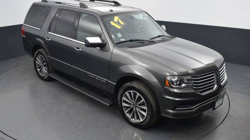 2017 Lincoln Navigator Select — SUV — 100,045 mi — Naperville, IL