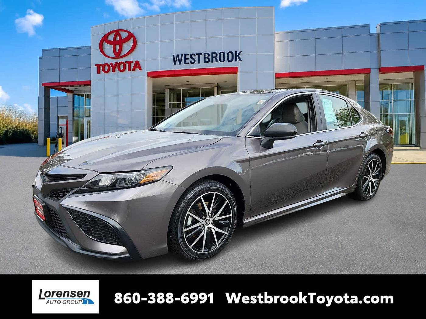 2022 Toyota Camry Hybrid SE — Sedan — 40,214 mi — Westbrook, CT