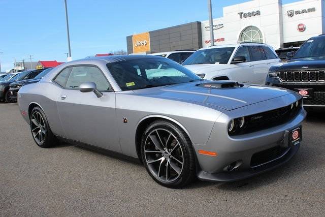 2015 Dodge Challenger R/T Scat Pack Shaker