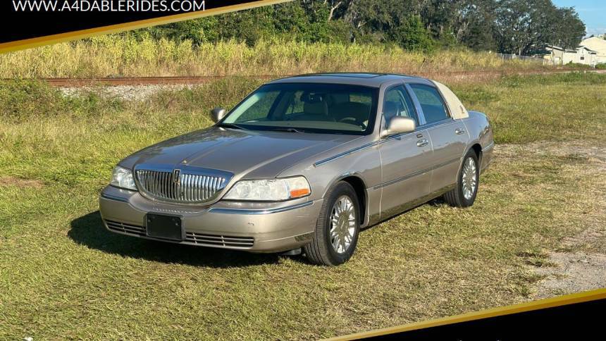 2003 Lincoln Town Car Executive