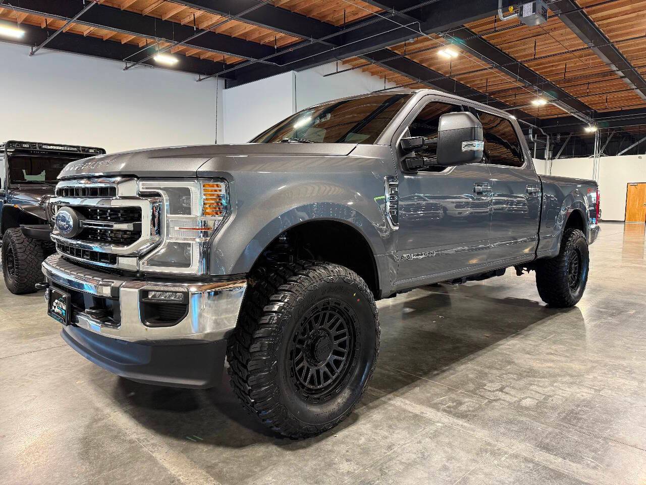 2022 Ford Super Duty F-350 LARIAT — Pickup Truck — 71,128 mi — Portland, OR