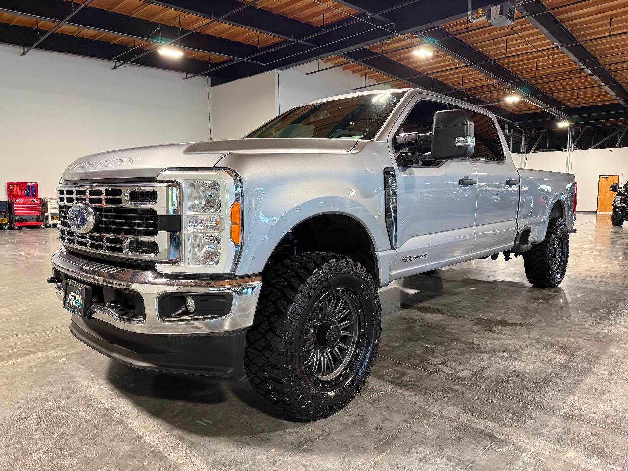 2023 Ford Super Duty F-350 XLT — Pickup Truck — 33,357 mi — Portland, OR