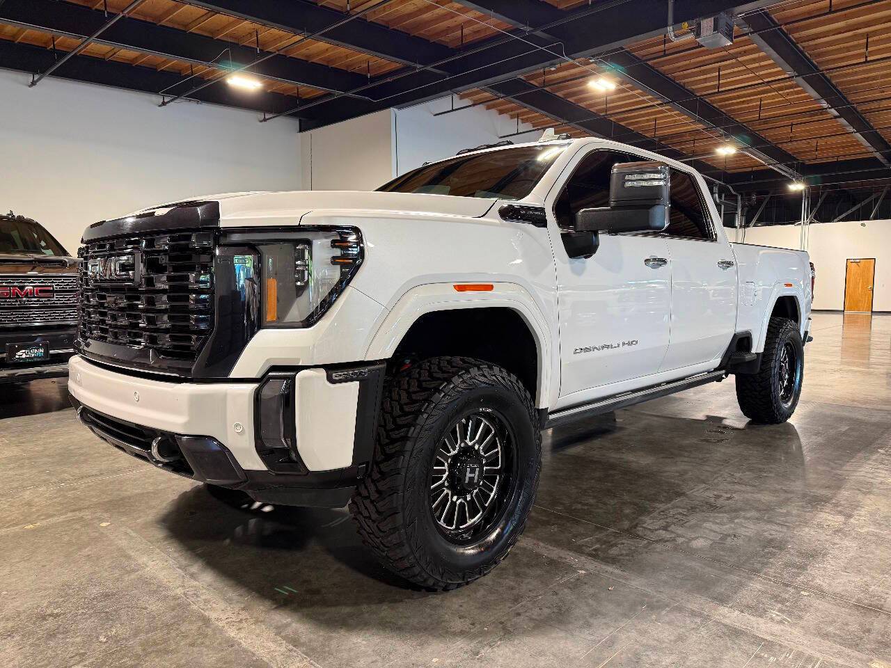 2024 GMC Sierra 2500HD Denali Ultimate — Pickup Truck — 39,775 mi — Portland, OR