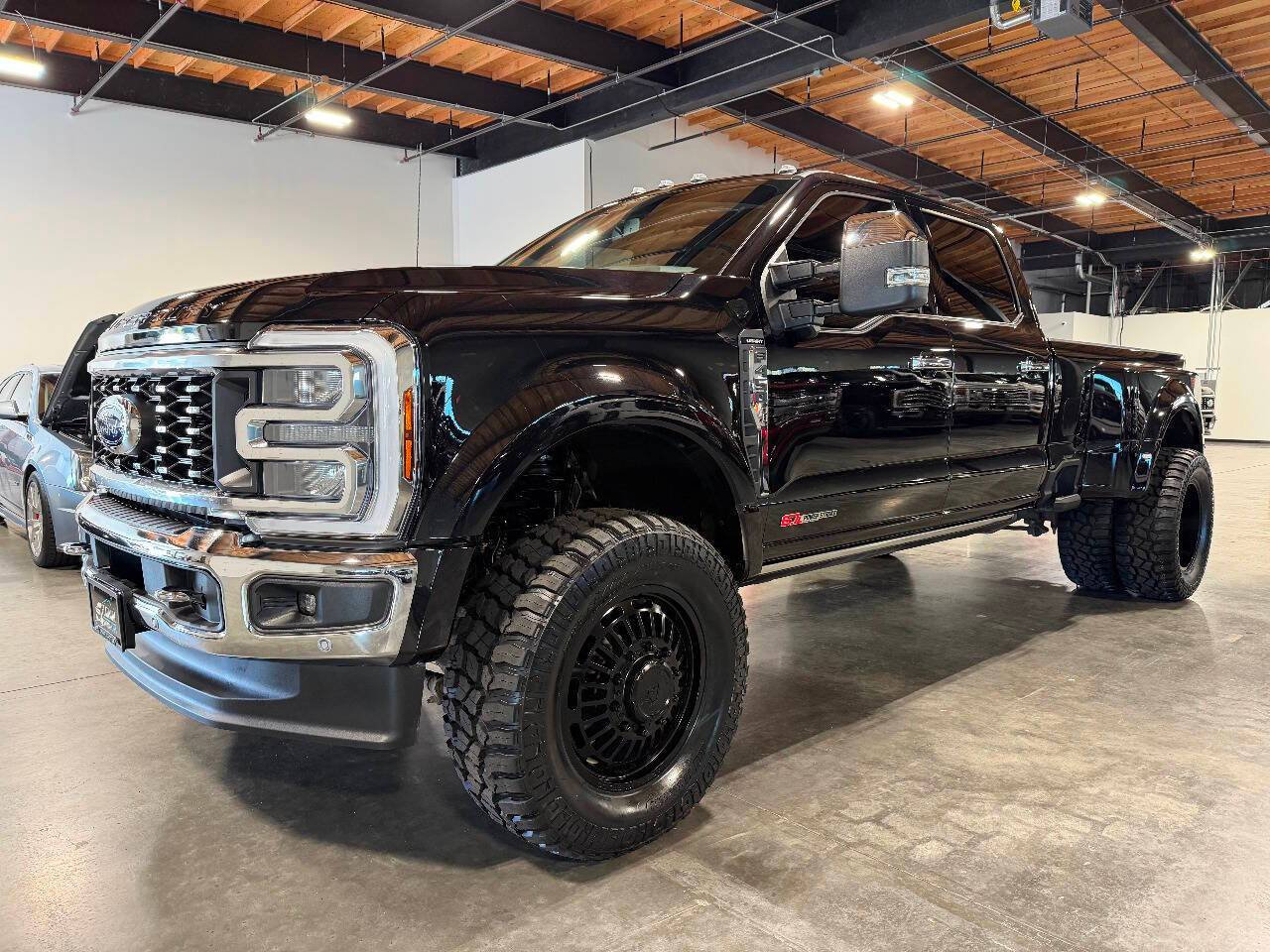 2024 Ford Super Duty F-450 LARIAT — Pickup Truck — 17,239 mi — Portland, OR