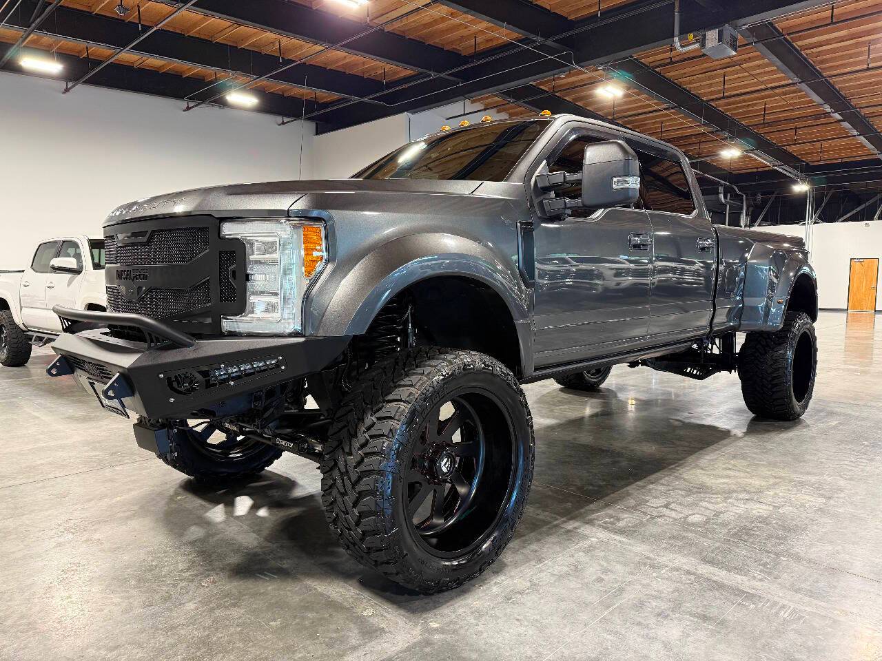2017 Ford Super Duty F-350 Platinum — Pickup Truck — 42,298 mi — Portland, OR