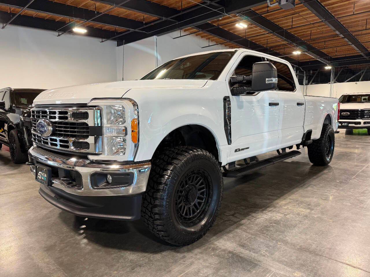2023 Ford Super Duty F-350 XLT — Pickup Truck — 18,233 mi — Portland, OR