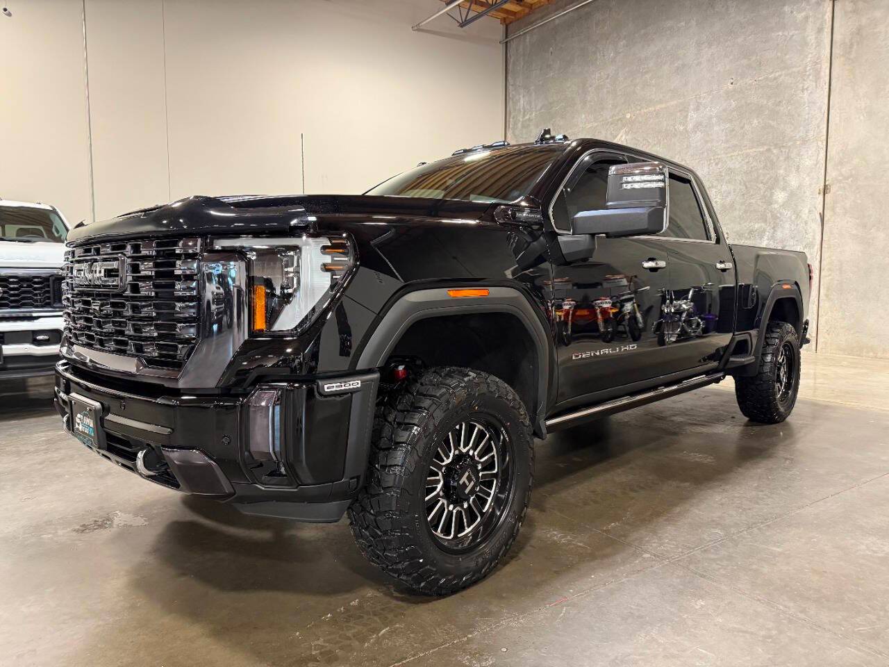 2024 GMC Sierra 2500HD Denali Ultimate — Pickup Truck — 15,223 mi — Portland, OR