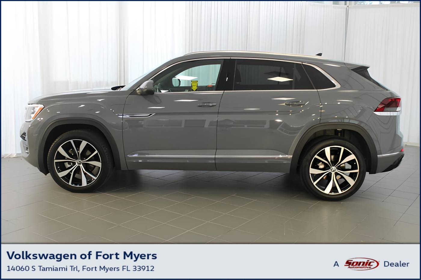 2025 Volkswagen Atlas Cross Sport SEL Premium R-Line — SUV — 1,743 mi — Fort Myers, FL