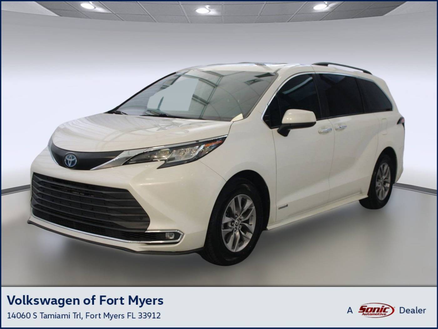 2021 Toyota Sienna XLE — Minivan — 82,253 mi — Fort Myers, FL