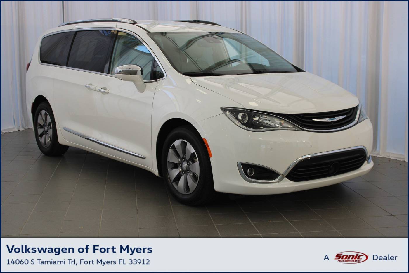 2018 Chrysler Pacifica Hybrid Limited — Minivan — 74,917 mi — Fort Myers, FL