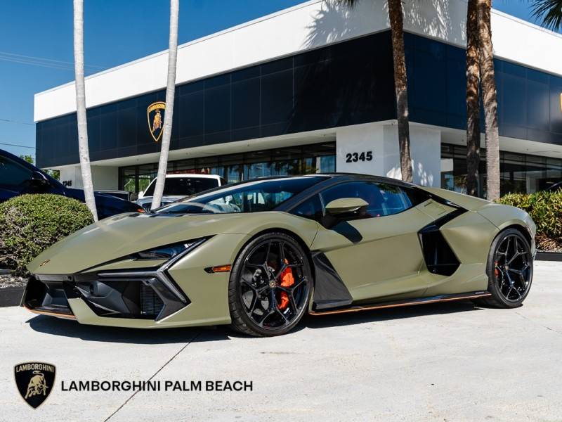 2024 Lamborghini Revuelto