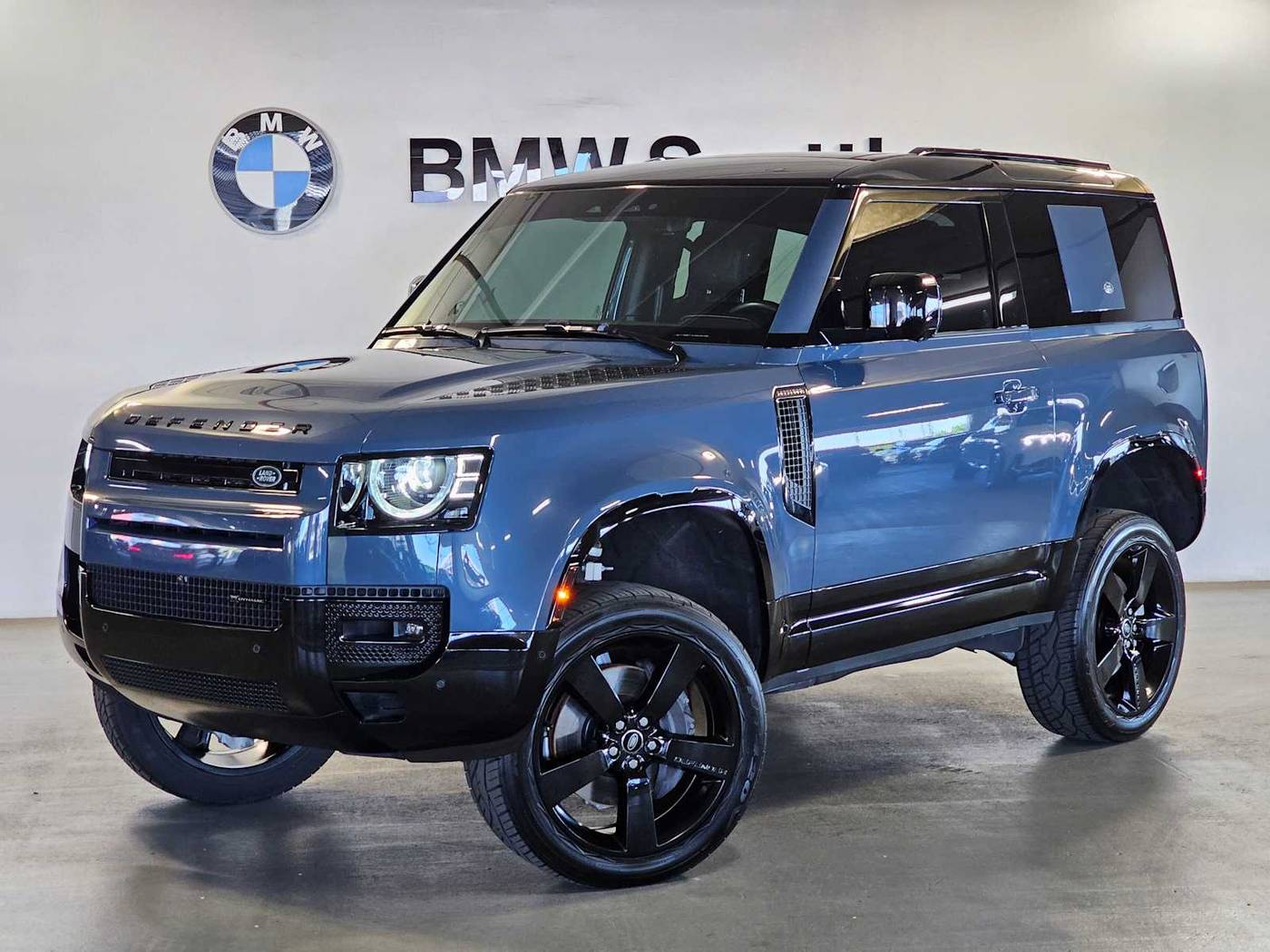 2023 Land Rover Defender X-Dynamic SE