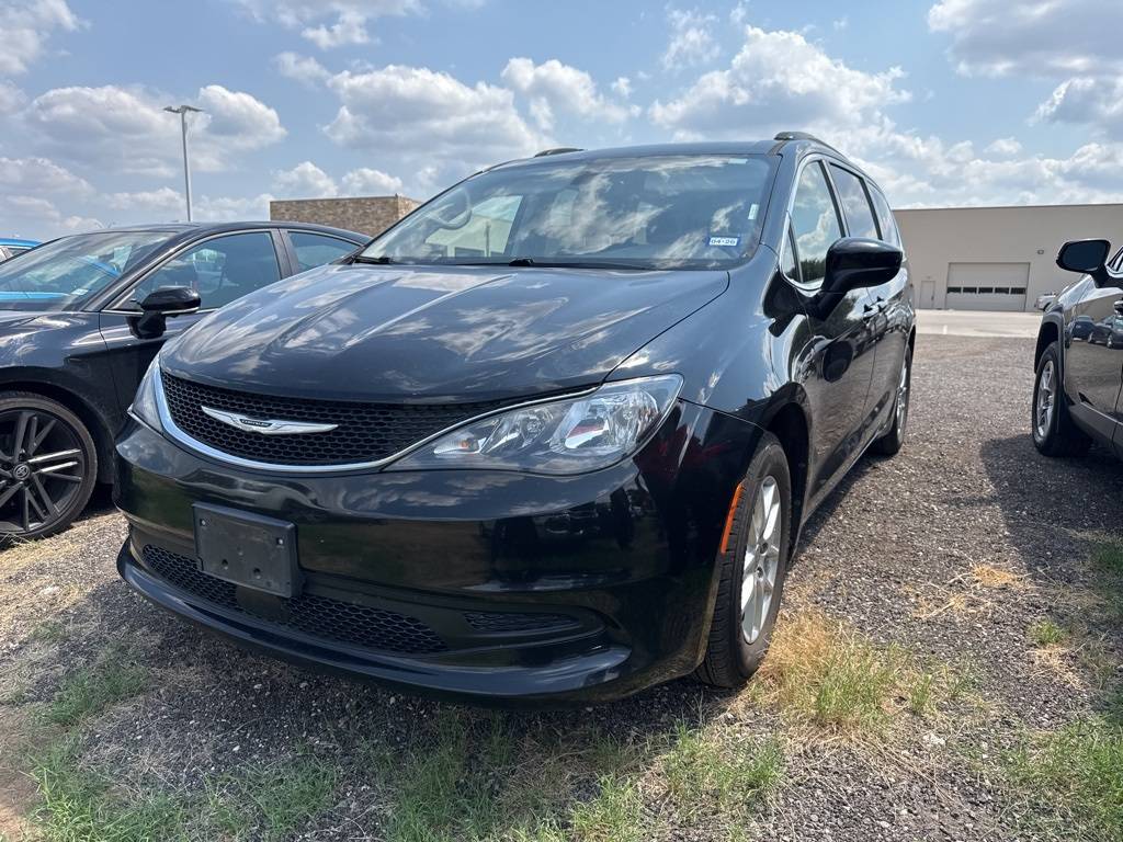 2021 Chrysler Voyager LXI — Minivan — 145,397 mi — Bastrop, TX