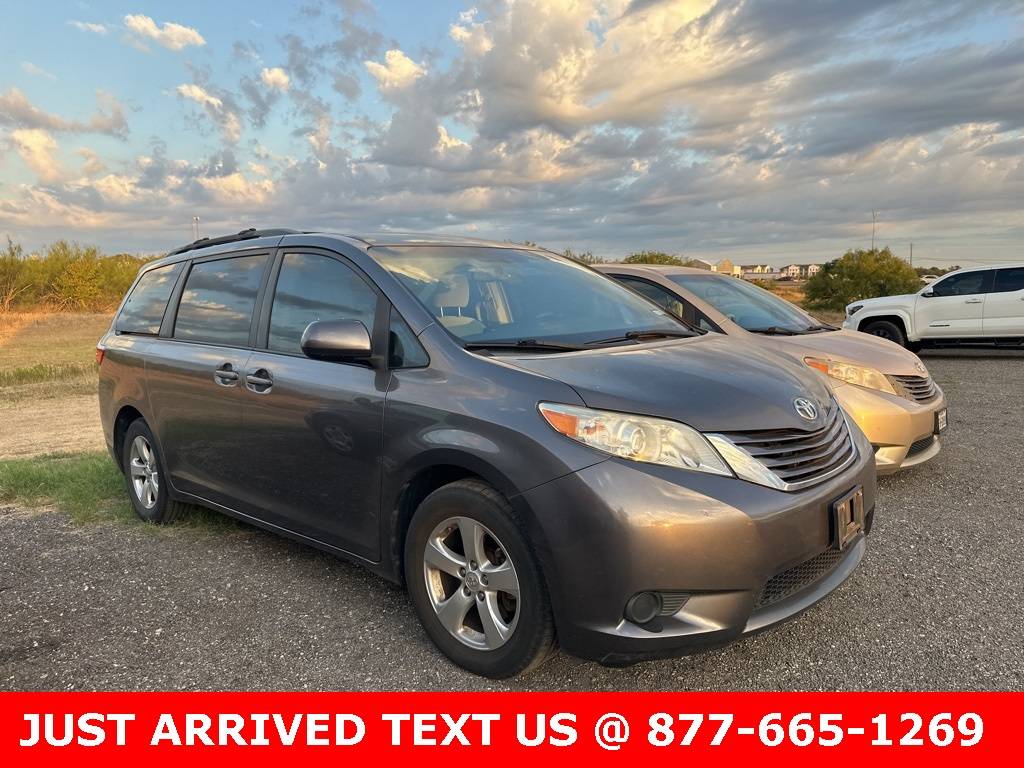 2017 Toyota Sienna L — Minivan — 72,526 mi — Bastrop, TX