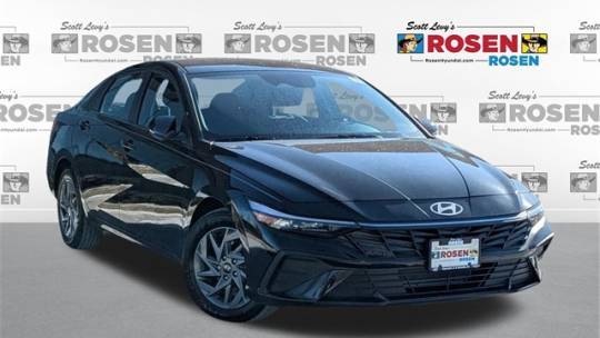 2024 Hyundai Elantra SEL — Sedan — 5,450 mi — Algonquin, IL