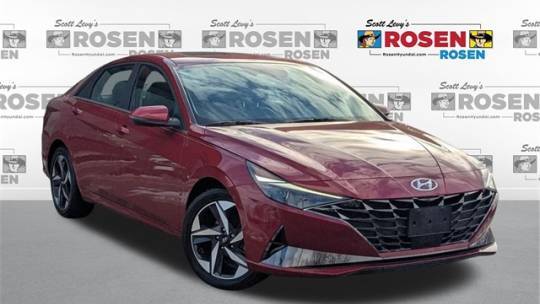 2023 Hyundai Elantra Limited — Sedan — 11,005 mi — Algonquin, IL