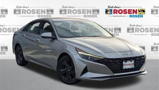 2022 Hyundai Elantra SEL — Sedan — 43,612 mi — Algonquin, IL