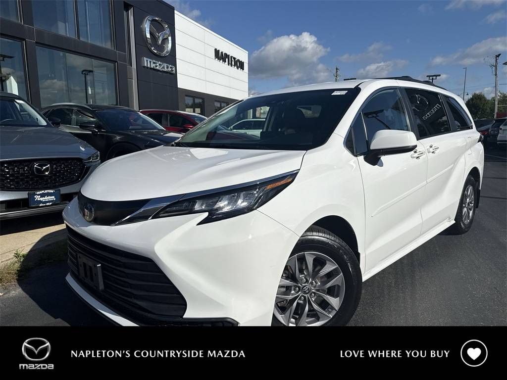 2022 Toyota Sienna LE — Minivan — 83,959 mi — Countryside, IL