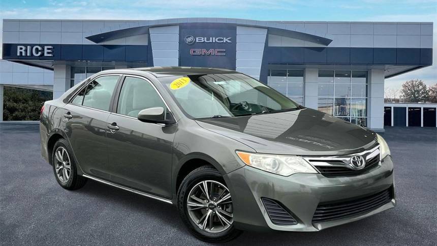 2013 Toyota Camry LE — Sedan — 120,933 mi — Knoxville, TN