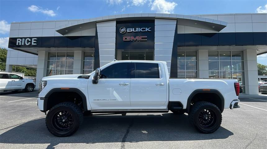 2024 GMC Sierra 2500HD Denali Ultimate — Pickup Truck — 9,987 mi — Knoxville, TN