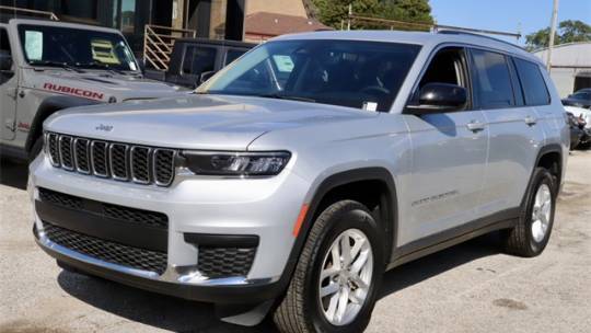 2023 Jeep Grand Cherokee Laredo — SUV — 32,577 mi — Chicago, IL