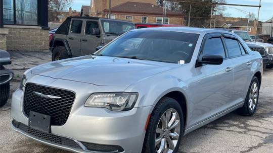 2019 Chrysler 300 Touring — Sedan — 81,274 mi — Chicago, IL