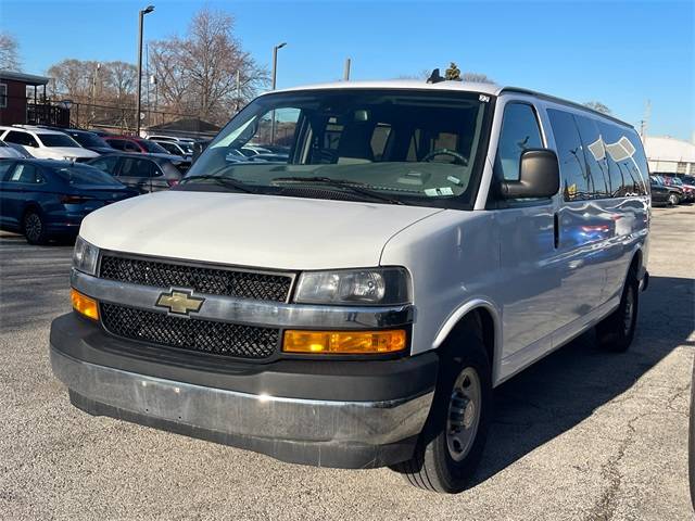 2019 Chevrolet Express Passenger LT — Passenger Van — 51,716 mi — Chicago, IL